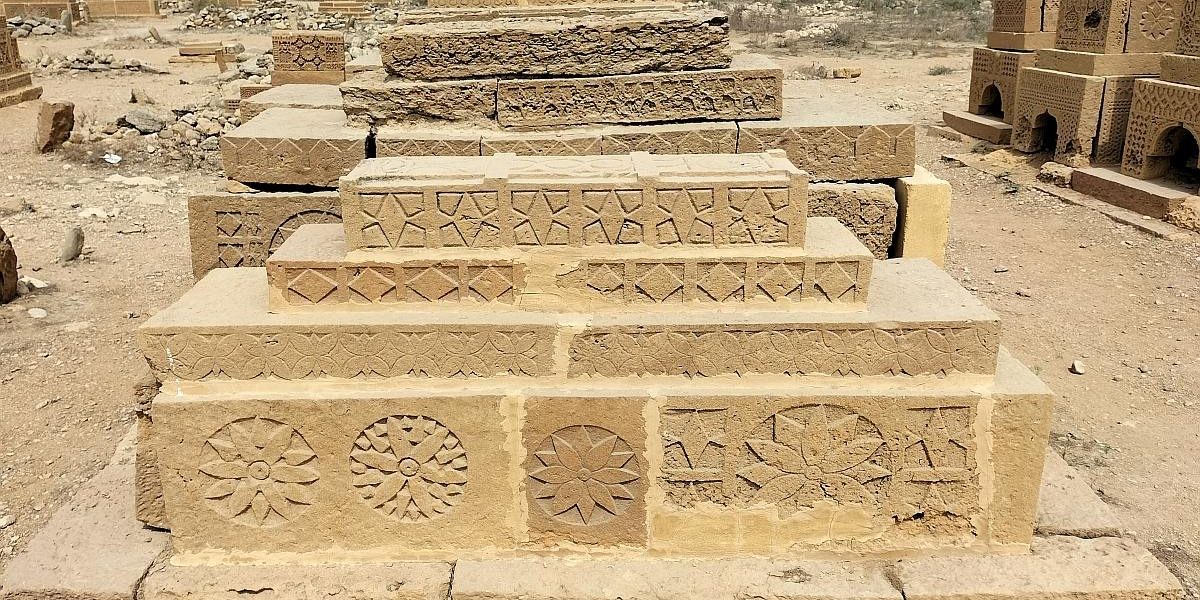 Chaukundi Tombs Decline Of Art 18th Century 1