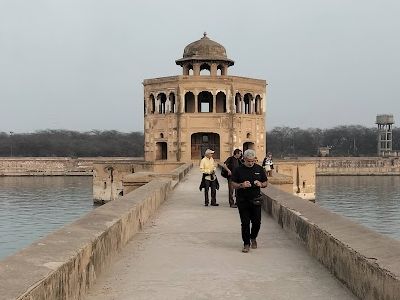Hiran Minar Tour