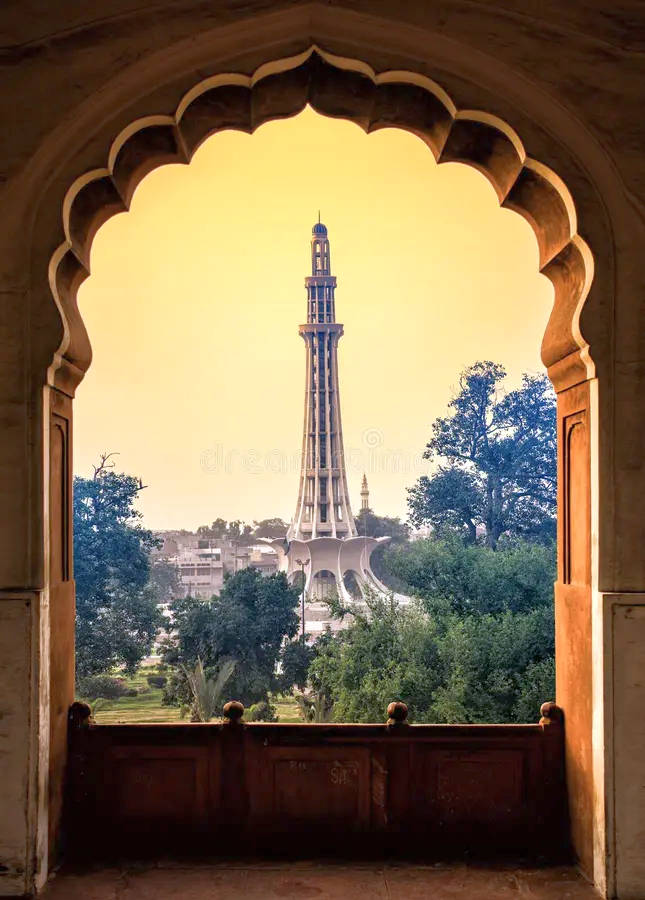 Minar E Pakistan From Badshahi Mosque